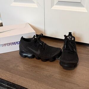 Nike Women’s Black VaporMax Flyknit Shoes